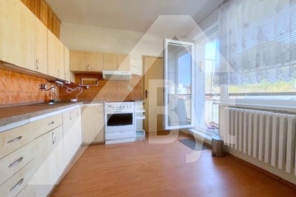 VEĽKÝ 2-IZBOVÝ BYT PRIAMO V CENTRE, BALKÓN, ŠPAJZA